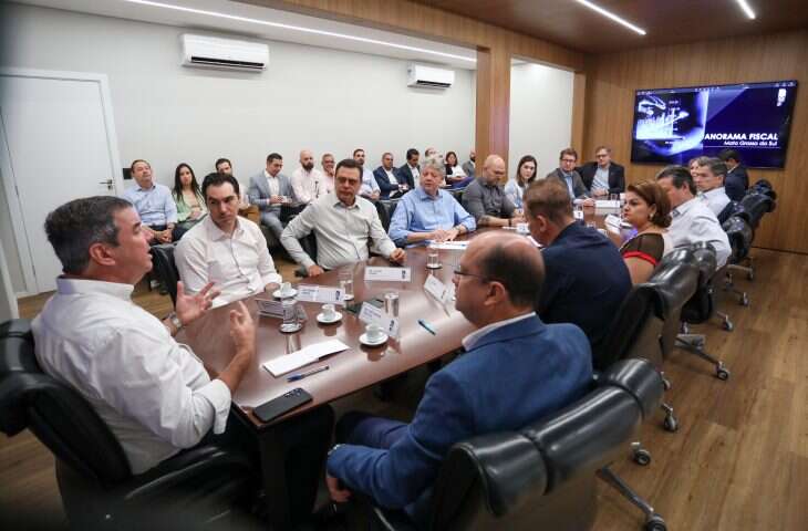 Reuniao-Governador-secretarios-e-adjuntos-Foto-Saul-Schramm-8-730×480-1 Reuniao-Governador-secretarios-e-adjuntos-Foto-Saul-Schramm-8-730x480-1