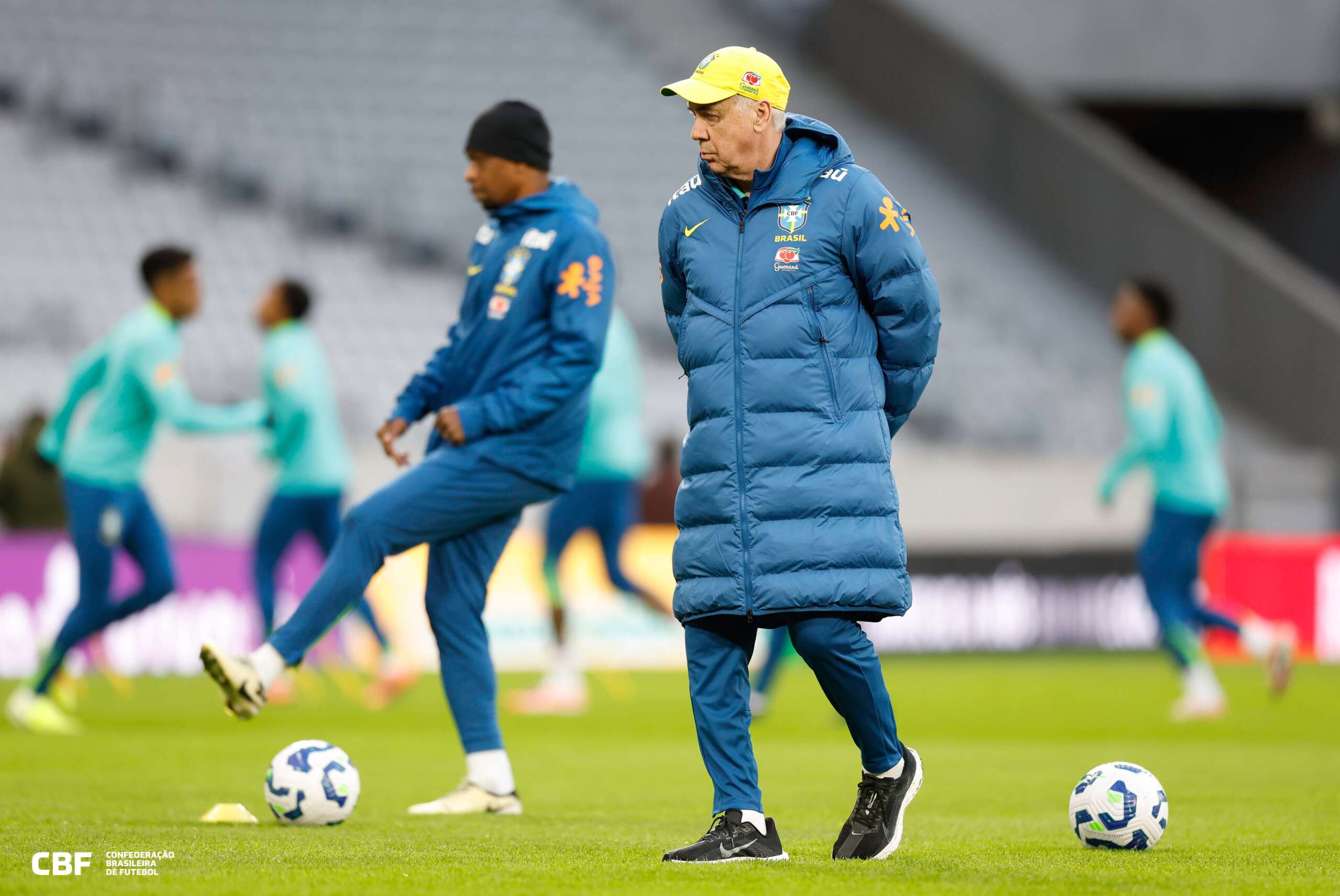 Ancelotti durante treino da Seleção na Decathlon Arena, em Lille. Créditos: Rafael Ribeiro / CBF