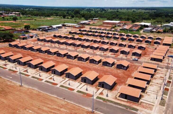 Visita-Riedel-a-Agua-Clara-Moradias-Foto-Bruno-Rezende-Secom-4-730x480-1