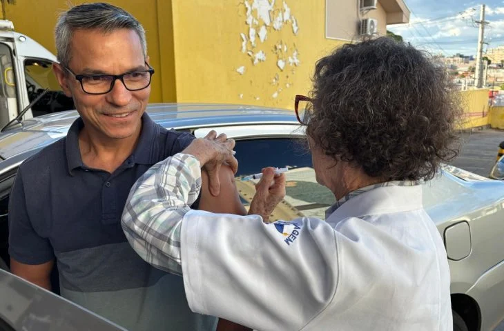 Drive-thru-de-vacinacao-Influenza-2026-8-730x480-1-1