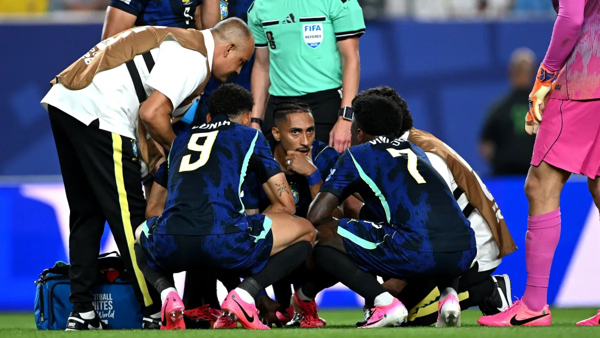 Raphinha sente dores e é substituído no primeiro tempo de Brasil x Haiti  • Shaun Botterill - FIFA/FIFA via Getty Images