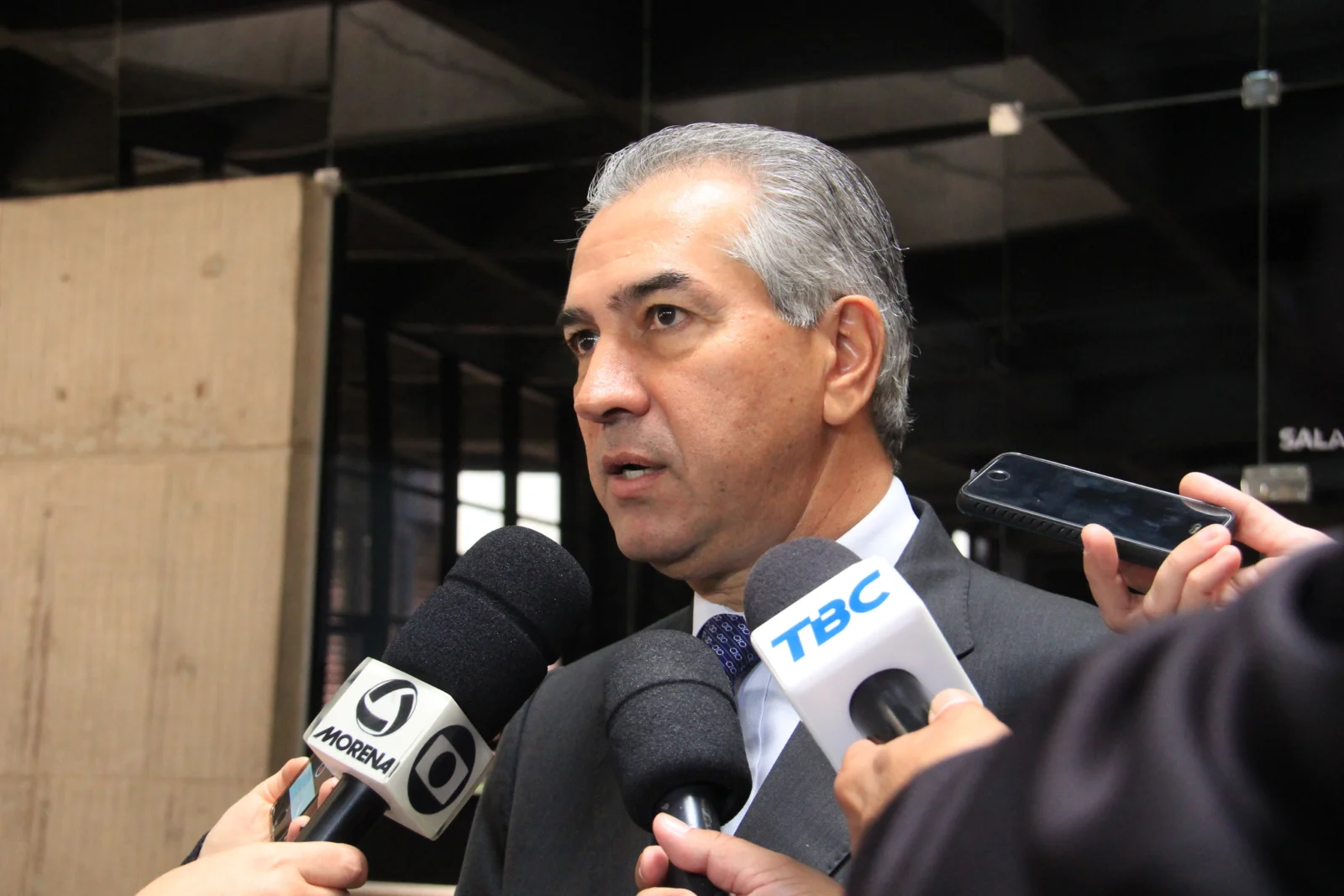 Reinaldo Azambuja, ex-governador e candidato ao Senado, em entrevista sobre logística e infraestrutura.