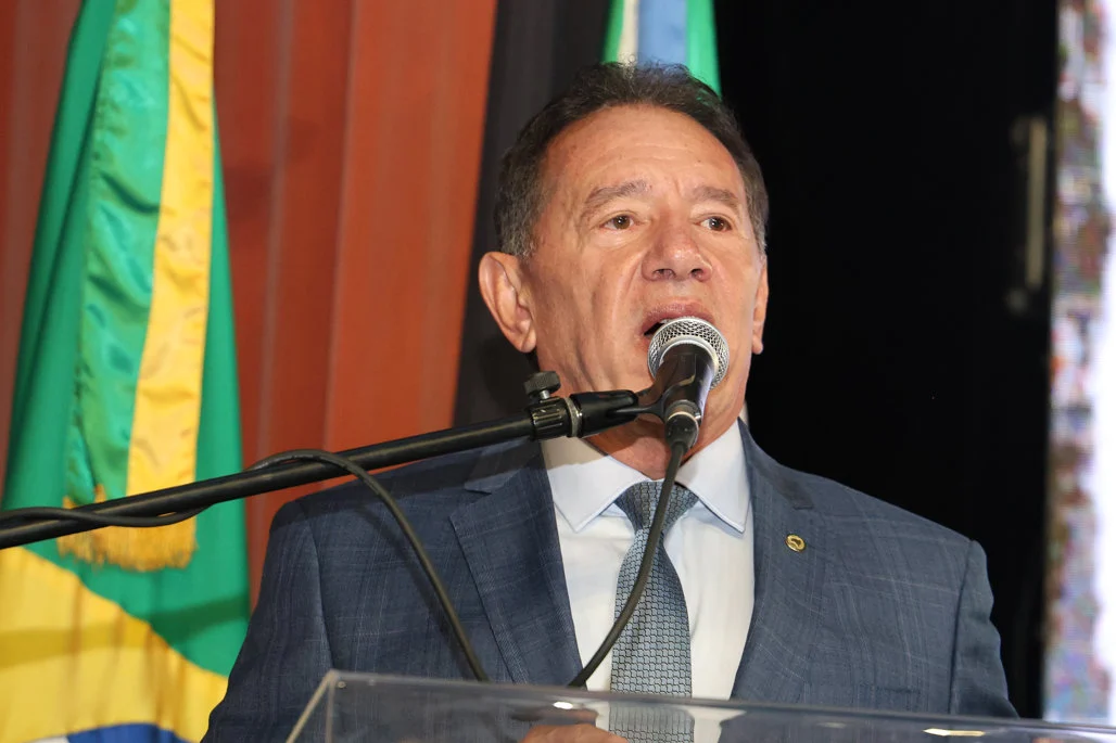 Gerson destaca união, diálogo e contribuição da sociedade para o desenvolvimento de MS durante entrega de honrarias
