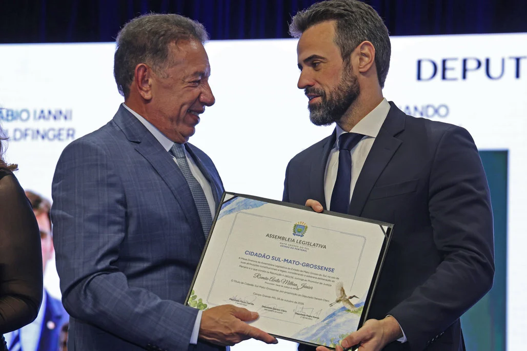 Gerson destaca união, diálogo e contribuição da sociedade para o desenvolvimento de MS durante entrega de honrarias